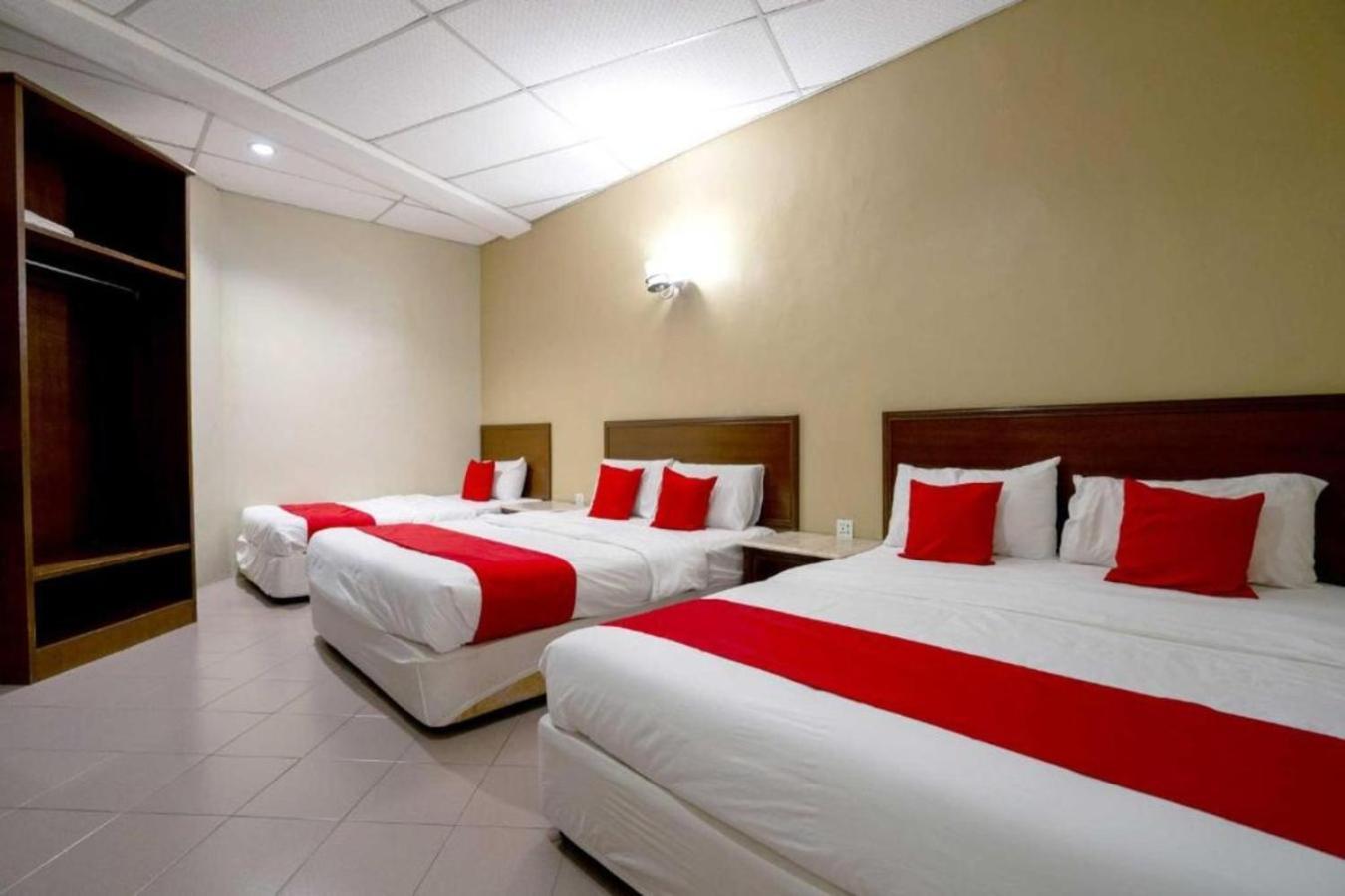 De Clinique Hotel Kampong Pasir Bogak Exterior foto